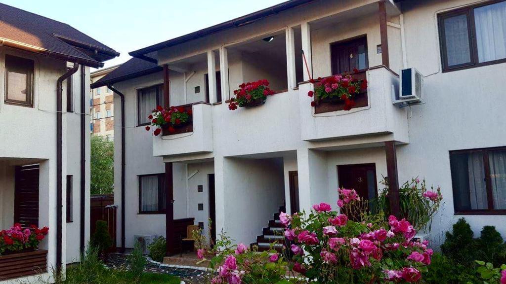 Pensiunea Casa Blanca Сулина Экстерьер фото